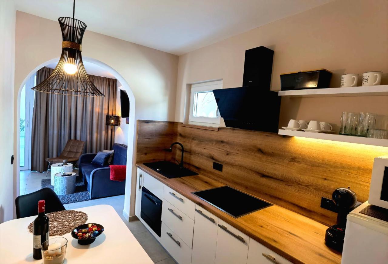 Stay In The Very Heart Of Porec - 50M To The Beach מראה חיצוני תמונה