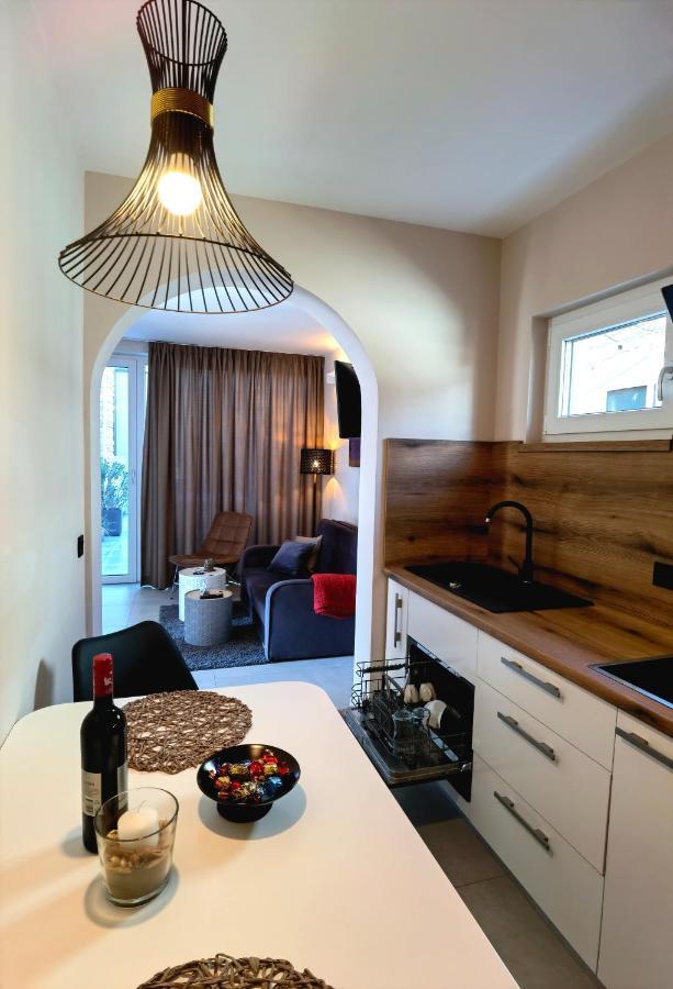 Stay In The Very Heart Of Porec - 50M To The Beach מראה חיצוני תמונה